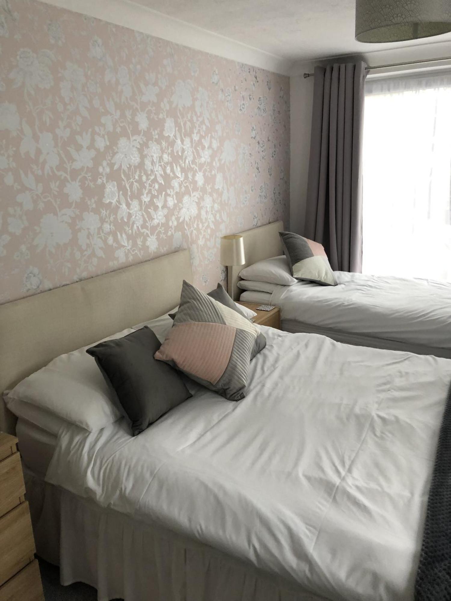 Basingstoke En Suite Room In Garden Annex Exterior photo